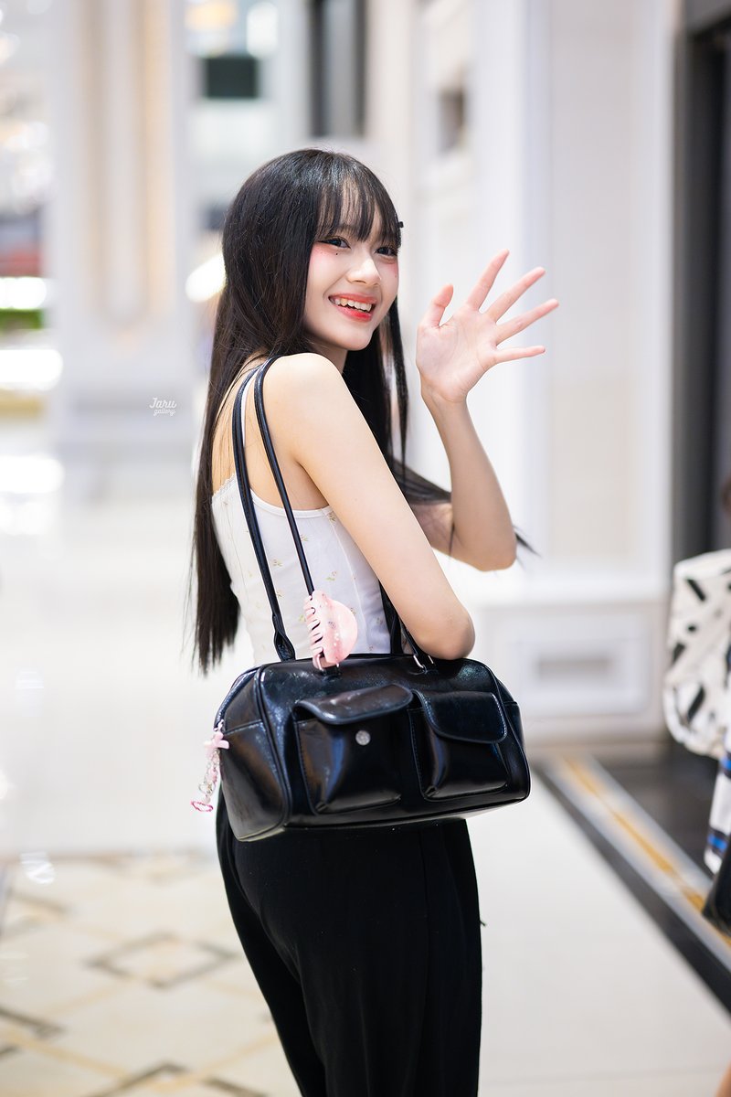 JaruBNK48's tweet photo. น้องปามมี่ ขาล้าาา~ 🐈 (2)

#PalmmyBNK48
#BNK48 https://t.co/7Jau7XyTM9