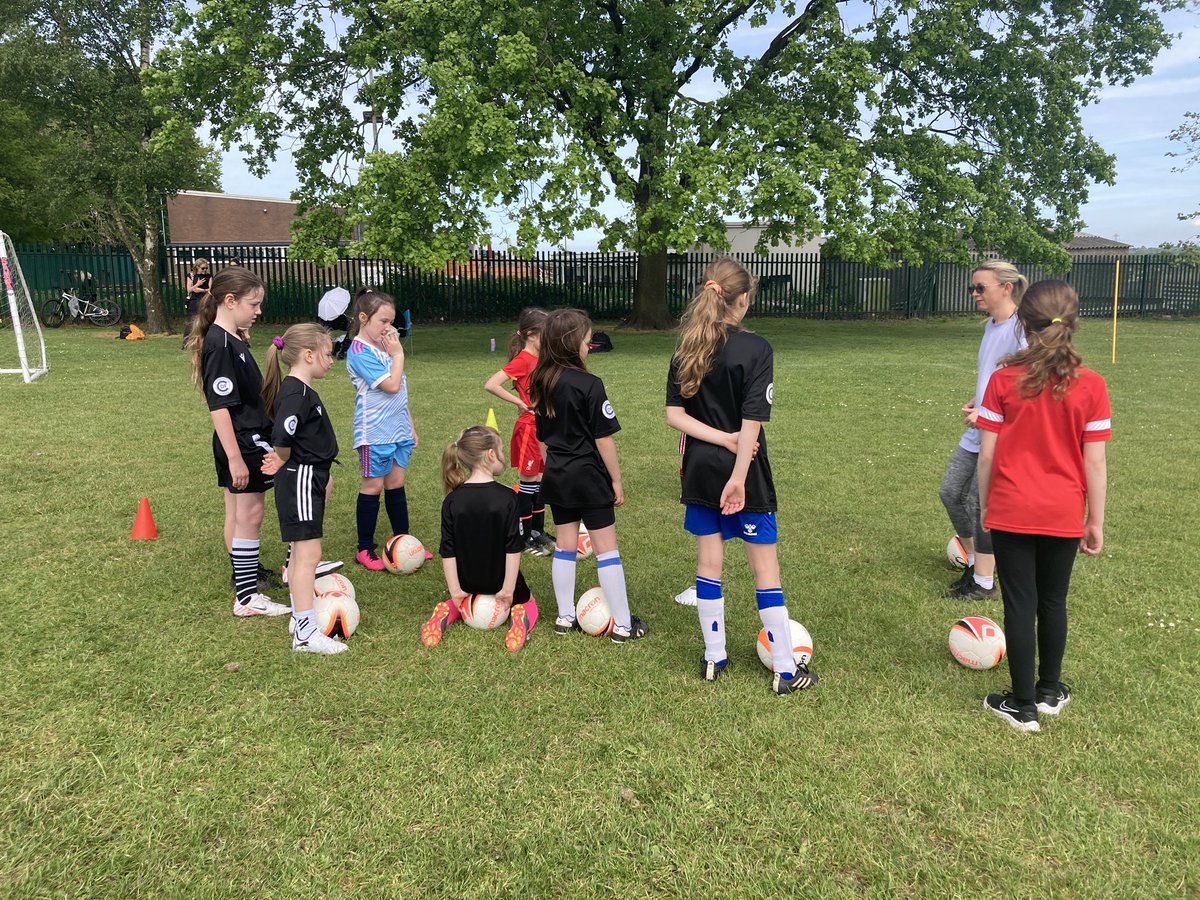 Another fantastic Wildcats session today in some hot sunny weather for a change! Amazing dribbling skills today & a really close final match - well done Wildcats 🌟⚽️ #girlsfootball #oneclub #barntonwildcats #englandfootball #cheshirefa