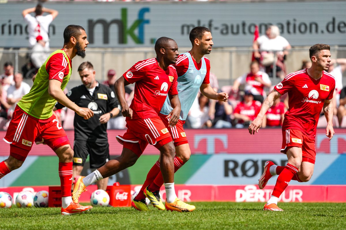 So here it is, the penultimate game of the Bundesliga season proper. The players take a huddle, te Unioner, all 5,000 of them, are roaring in their corner in the sunshine. This is what it's all about. Kick off in the former Müngersdorfer Stadion. Eisern! #KOEFCU | #fcunion | 0-0…