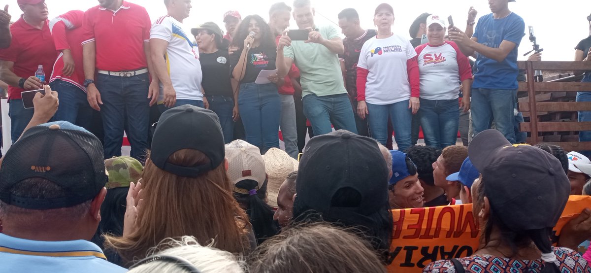 ¡Juventud Tupamaro! 🔴⚫¡Por el futuro de Venezuela! ¡Y así mis camaradas salimos todos a apoyar a nuestro querido presidente por qué la juventud es el futuro!
<a href="/NicolasMaduro/">Nicolás Maduro</a> <a href="/kilverAparicioB/">Kilver Aparicio</a> <a href="/KilverAparicio/">Kilver Aparicio</a> 
<a href="/NuevaEspartaMRT/">Tupamaro Nva Esparta</a> 
<a href="/fjsRebelde/">FrederickMRT</a>