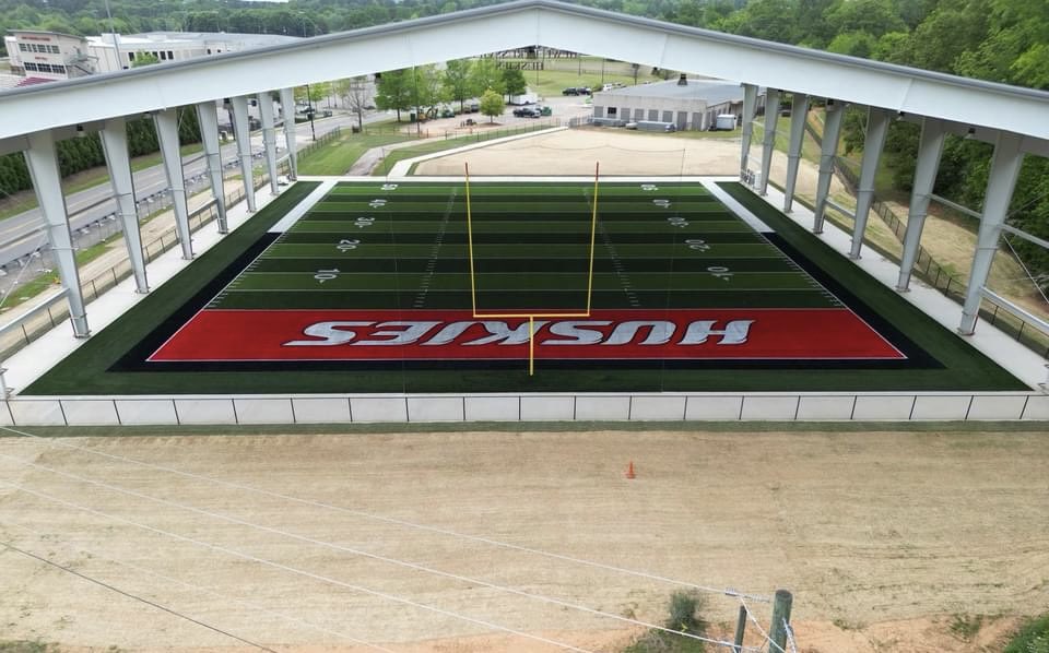 Thank you to @TrussvilleK12, @pmmarti , @HT_Huskies_AD our school board and the entire community of Trussville for always striving to provide a first class experience for our student-athletes. This is the best facility in the state of Alabama and we are ready to work!