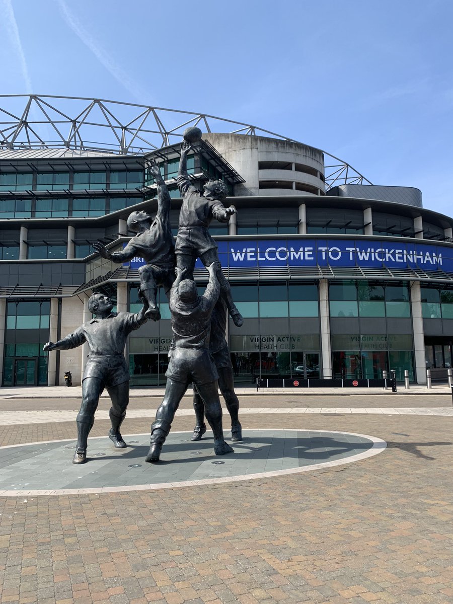 Fantastic to be at Twickenham, the home of England rugby, to see @SouthendSaxons take on Northampton Old Scouts in the final of the Papa Johns National Trophy!! #TogetherSouth