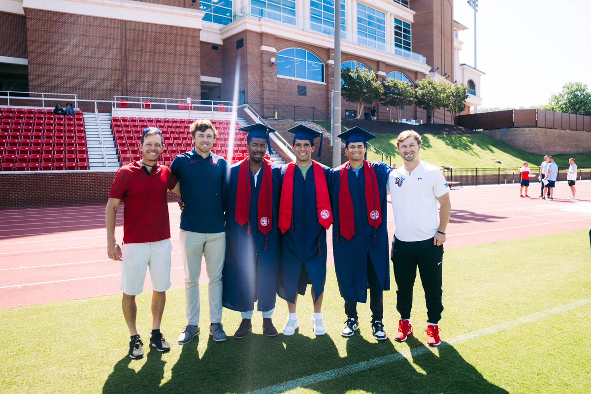 Congratulations to our 2024 graduates! 🎓🎾