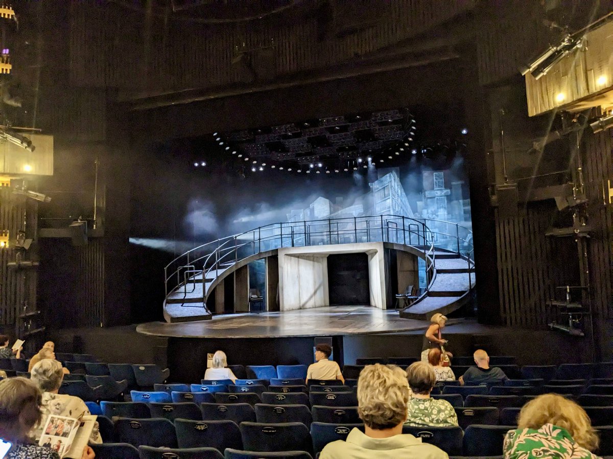 Ooo we love a cheeky Saturday matinee, Besties! We’re at @NottmPlayhouse this afternoon to review Punch 🎭

#reviewpending