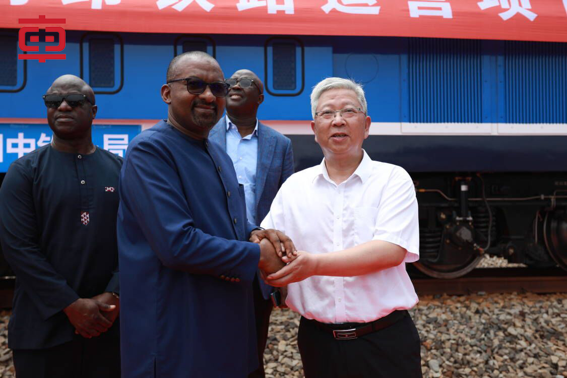 The world's highest-power narrow-gauge AC drive diesel locomotive exported by China to Sierra Leone is successfully online to operate.🌐