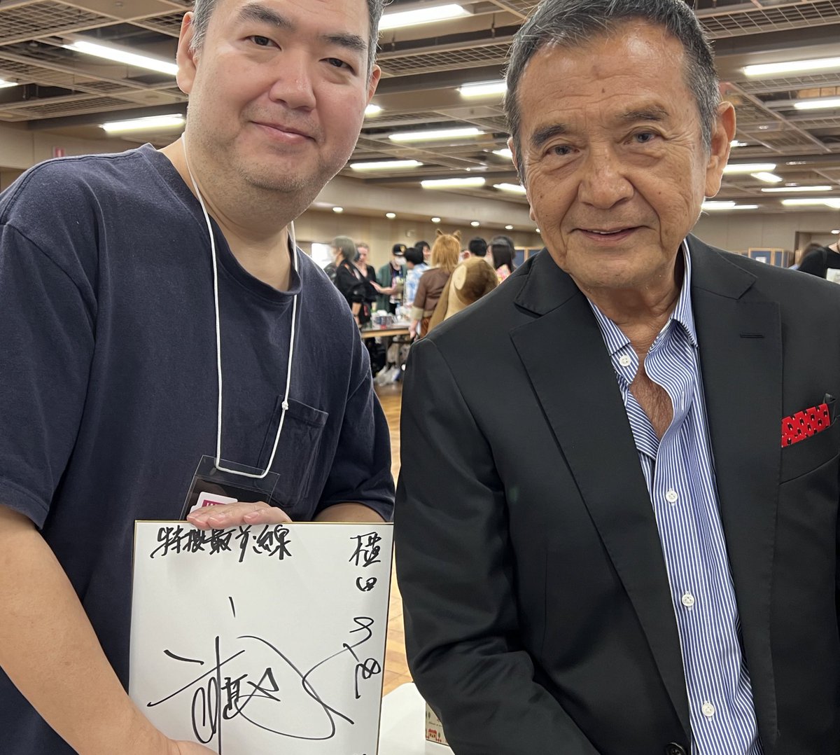 アカレンジャー、ファイヤーマン他,
レジェンドヒーローの誠直也さんと!
闘将拉麺男 大鷲のケン 初代009の
レジェンド声優 森功至さんとー!
少年に戻りまくり
Japan comic art EXPOにて
アメコミアーティストも多数来てたなあ、、 