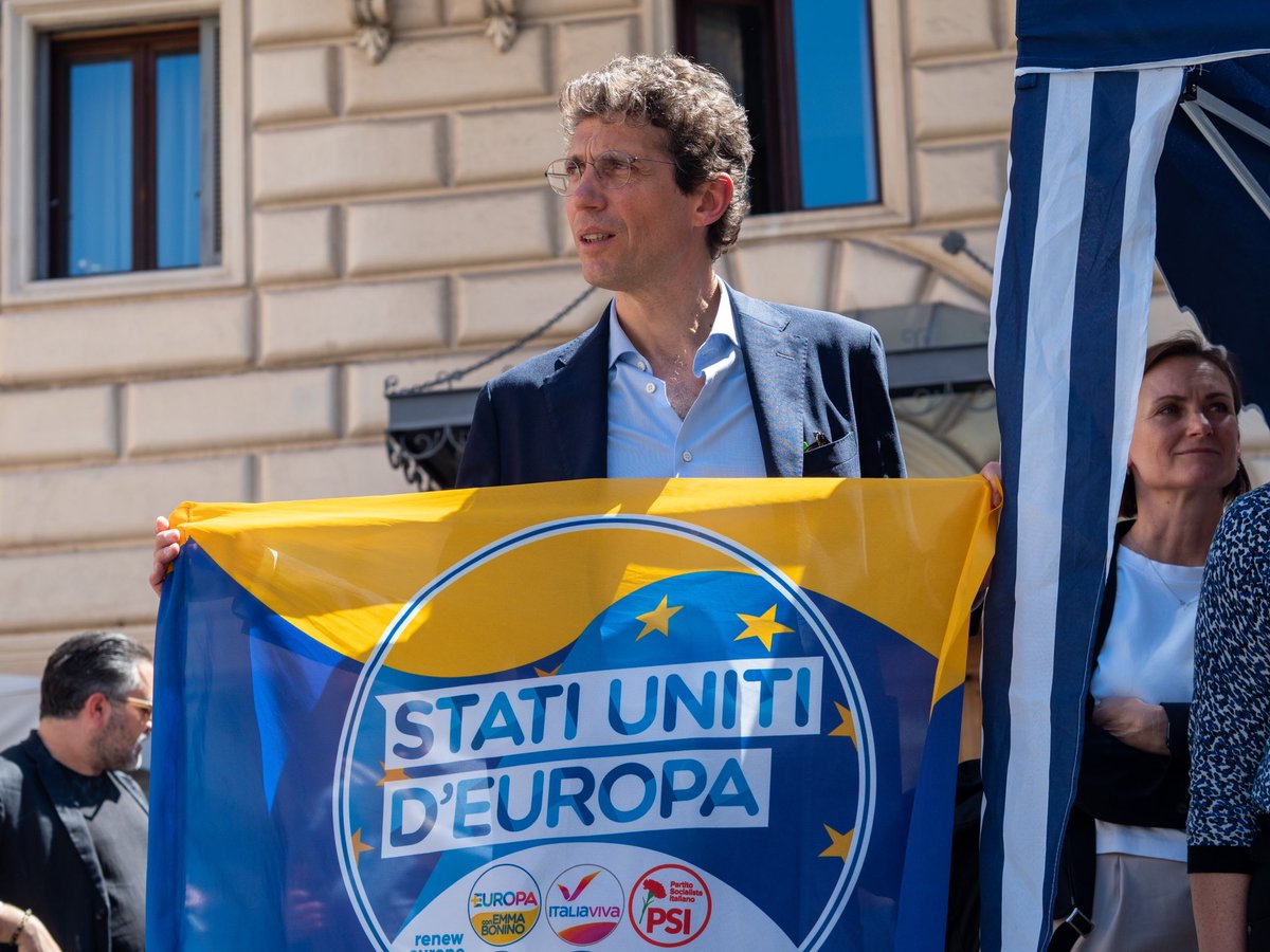 Chi mette in dubbio i principi fondanti della democrazia, mette in dubbio il progetto europeo. Sono le parole dei Presidenti della Repubblica italiano Sergio Mattarella, il presidente tedesco Steinmeier e il presidente austriaco Van Der Bellen che si leggono oggi sul Corriere.