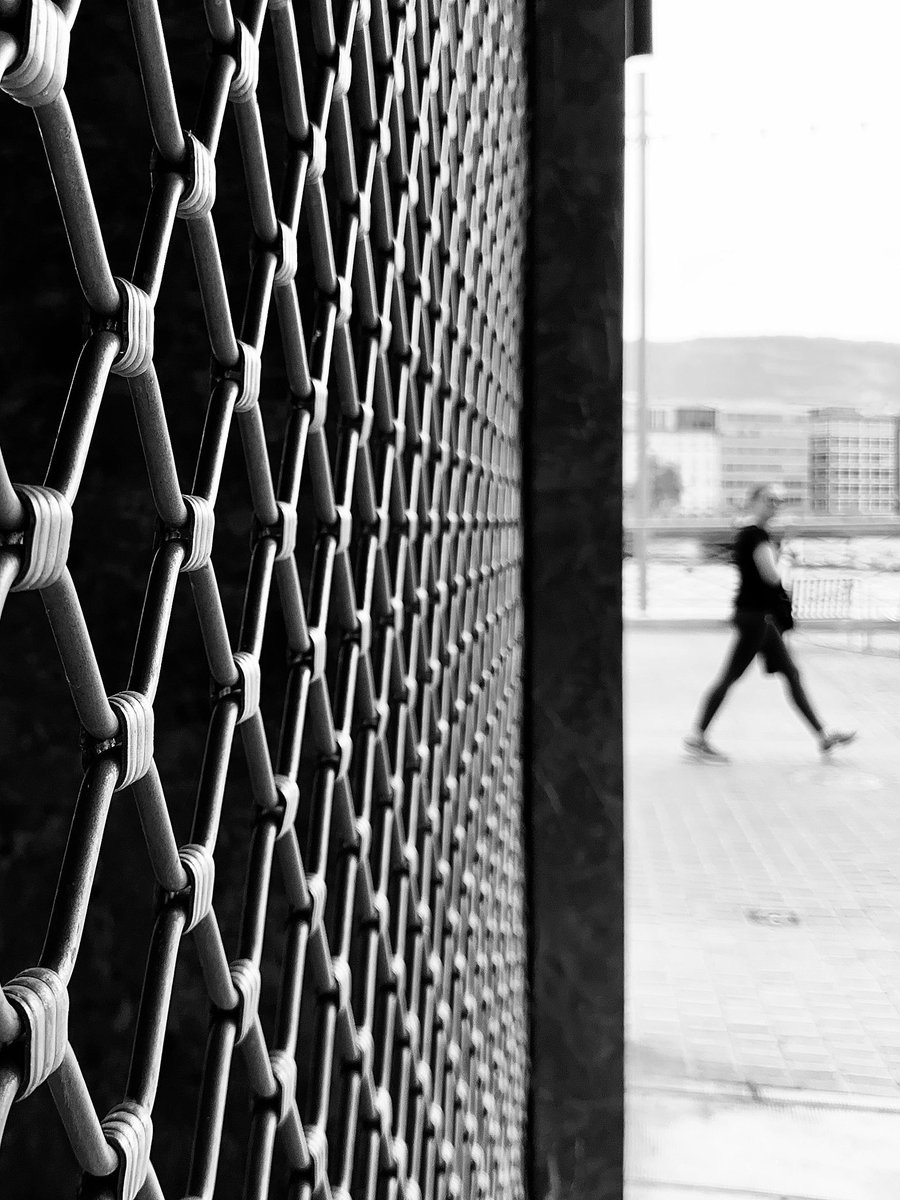 Walk On By.

emmafwright.com/geneva

#StreetPhotography #ShotoniPhone #monochrome #Streetshot #streetphotographer #noir #depthoffield #detailshot #shutter #blackandwhite #walkonby #bnw #mobileshot #filmnoir #Geneva #Switzerland