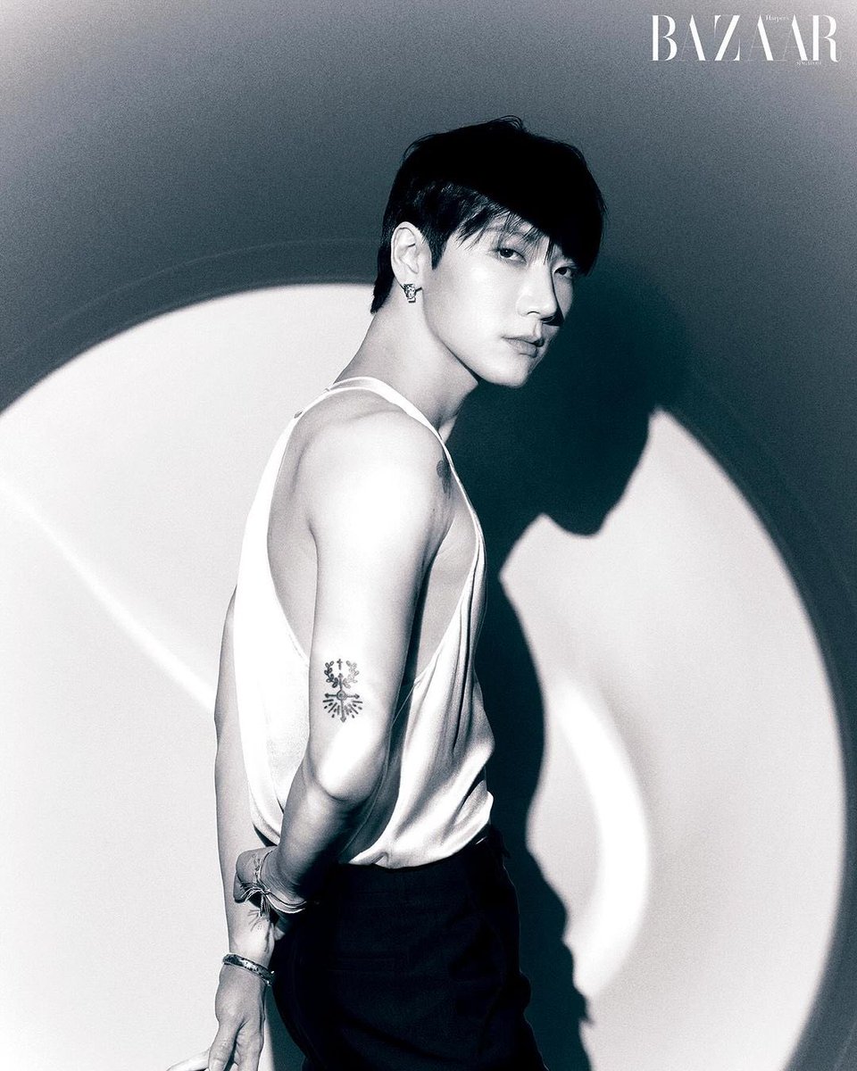 NCTsmtown's tweet image. #TEN 

#李永钦 #텐 
#NCT #WayV #威神V 
#ysl #SaintLaurent 
#TENxSaintLaurent #SaintLaurentxTEN 
#HarpersBazaarSG