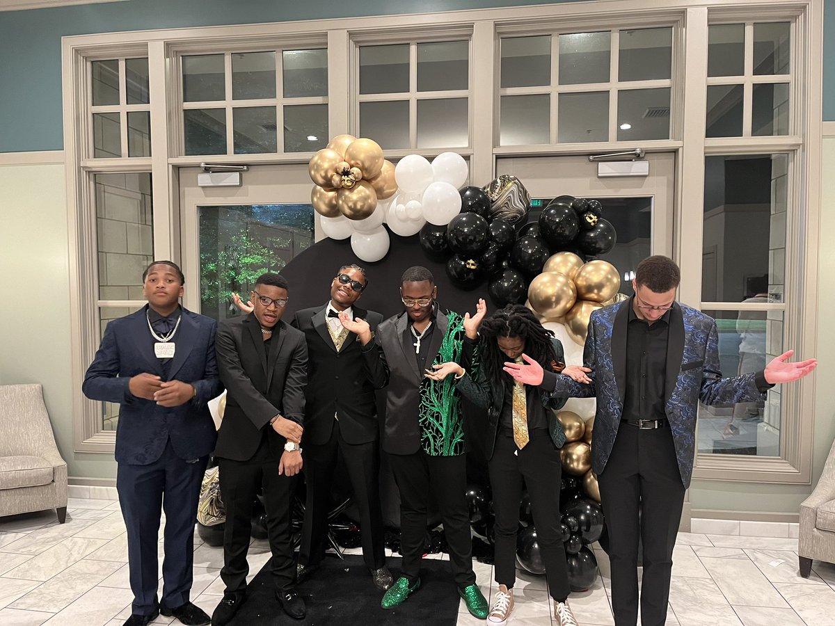 Cougar Nation,

KHS Prom 2024 is in the books! The Masquerade Ball theme was lovely and our students looked amazing. A great time was had by all. Special thanks to all who helped coordinate this event!

#KirbyStrong
#CougarNation
#wearebuiltforthis
#SeeTheFutureMSCS
#prom2024