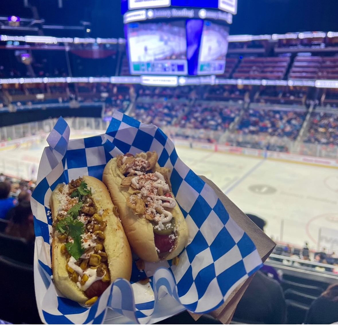 Big day for @CholoDogs in orlando. 
⚽️ @ORLPride 7pm section 3
🏒 @OrlandoHockey 6pm section 103
🍺 GB Bottleshop 6:45pm
🍺 Persimmon Hollow Lake Eola all day.