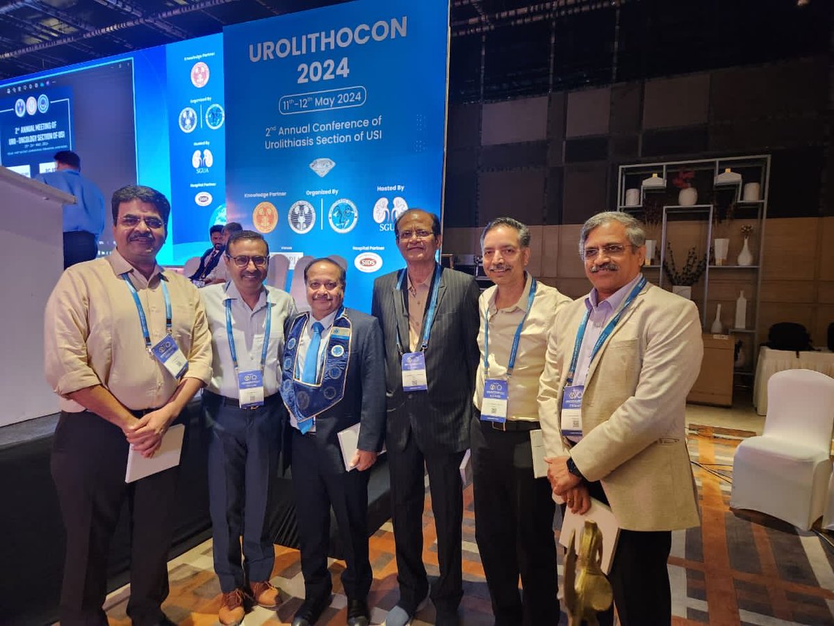 It was great honour to moderate the debate on complications in PCNL All big names with years of experience behind them in stage and enthusiastic houseful audience to listen and imbibe 🙏Thank you Pal sir and Harpreet for the opportunity