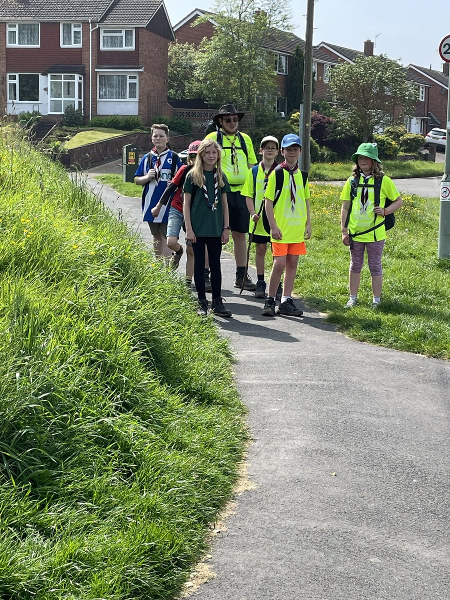 ExeTortoiseRace's tweet photo. Team Terraspin on the home straight no more hills for them @2ndExeterScouts @scouts_16th https://t.co/fyaFuN8ZyE