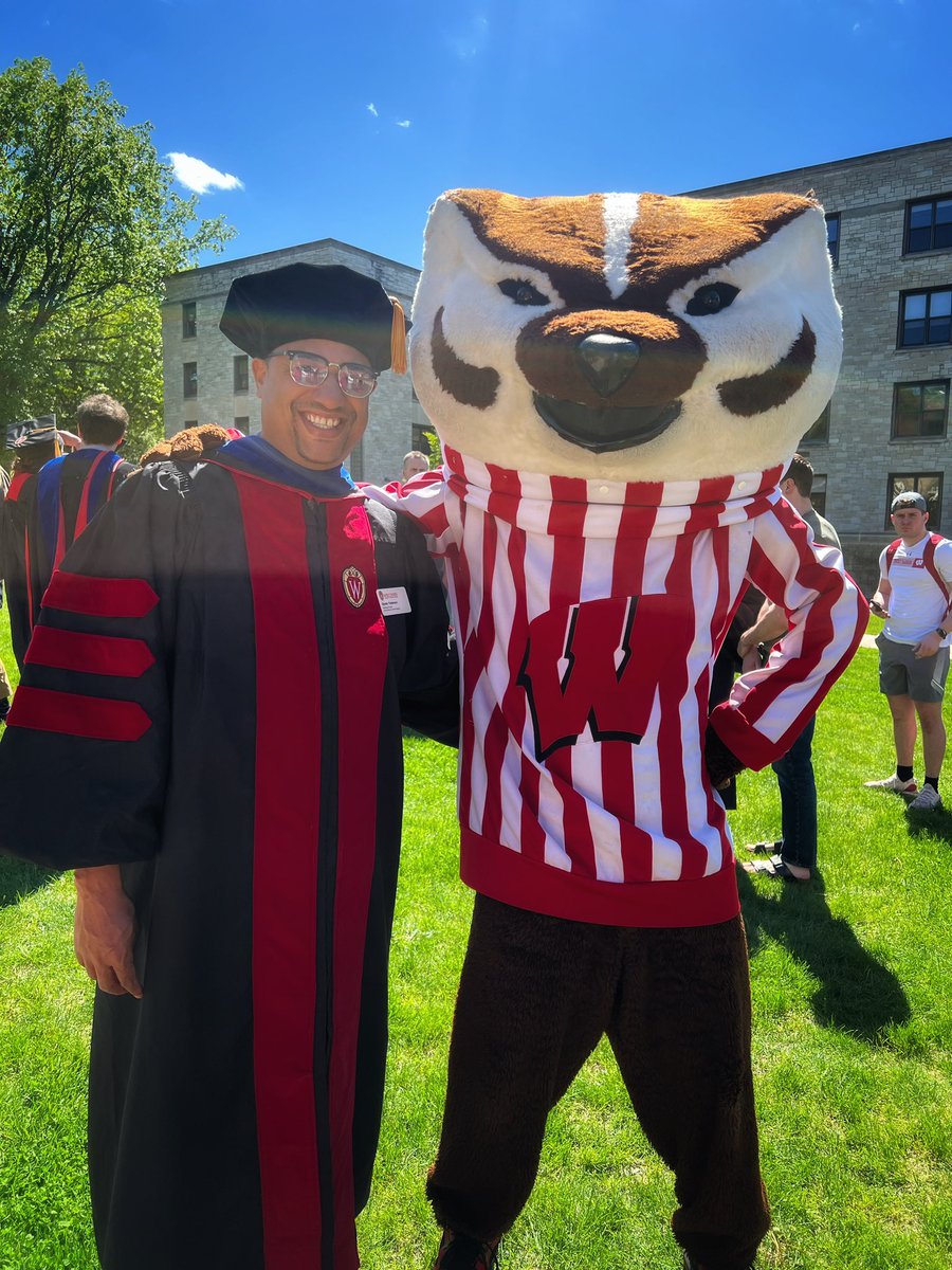 Today is the day! I am so proud of all the @UWMadisonCALS @UW_LSC graduates. I hope you all enjoy your BIG day. Well earned! #UWGrad #OnWisconsin 🎓👐🏾🖤