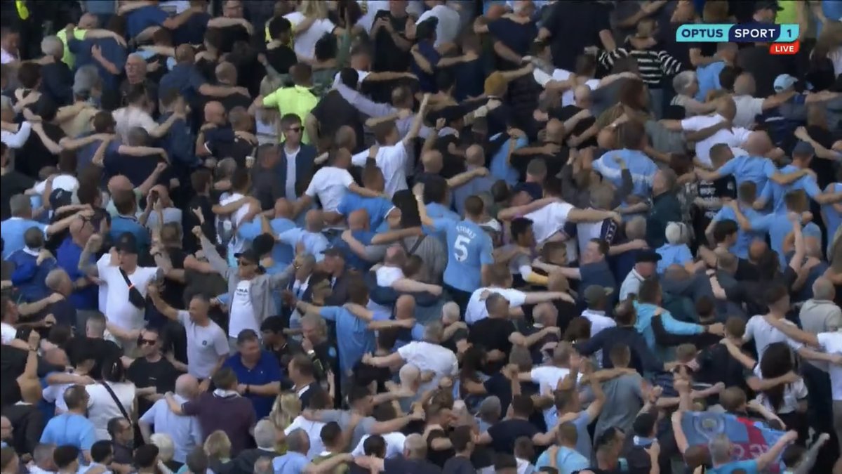 EveryRecord's tweet image. Latest entry in the “Where’s Noel?” competition