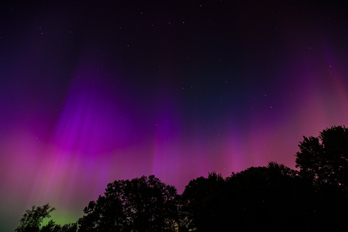 Cleveland 🤝 once in a lifetime celestial events. Last month #TheLand had front row seats to the total solar eclipse. Last night the Northern Lights appeared over Greater Cleveland. Did you catch this stunning celestial phenomena?