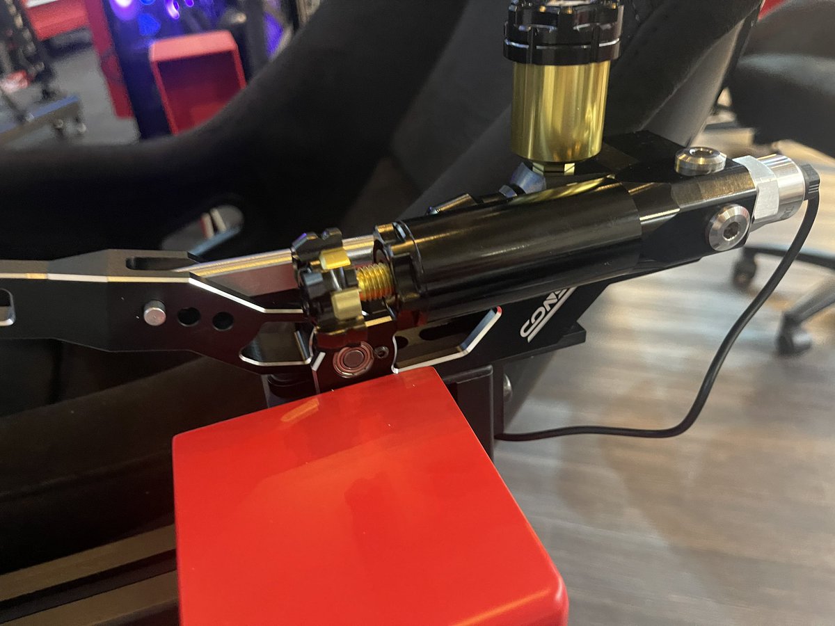 versus_info's tweet image. 油圧サイドブレーキ‼️
近いうちレポートします
　んーこれは良い‼️
試験仕入れ　一個は販売加納！
#CONSPIT #H2