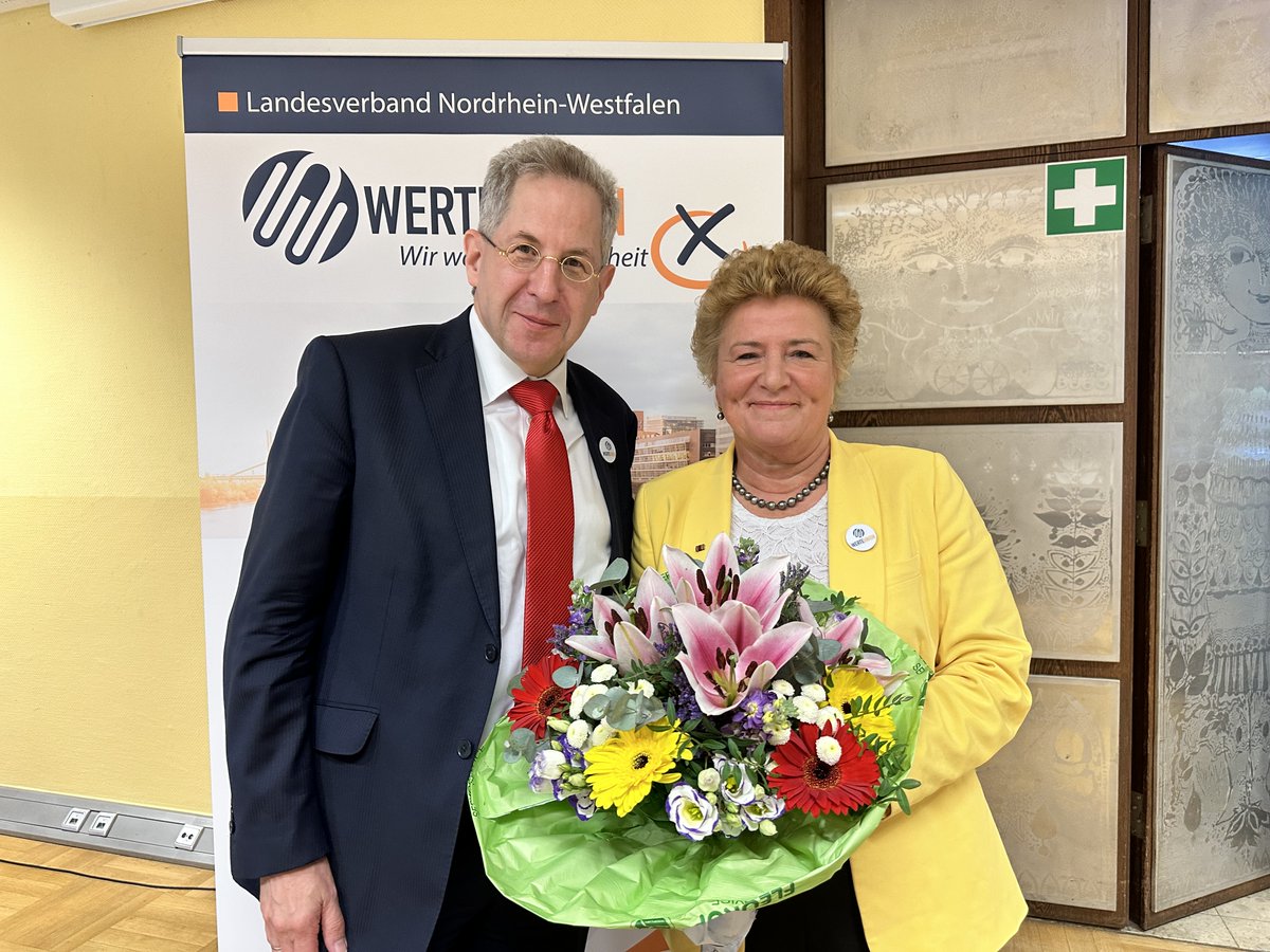 Die WerteUnion um Dr. #Hans#Georg_Maaßen hat heute in Siegen ihren Landesverband NRW gegründet. Dabei wählten 95 Stimmberechtigte mit 90 Prozent der Stimmen die ehemalige CDU-Bundestagsabgeordnete #Sylvia_Pantel zur Landesvorsitzenden.