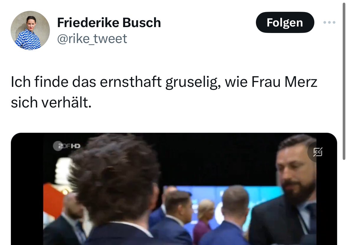 Weil Links-Grün jetzt seit Wochen nichts findet, um Friedrich Merz ans Bein zu pinkeln, attackiert die selbsternannte Hautevolee des politischen Feminismus nun allen Ernstes —*check notes*— Frau Merz?! 🤯

Ich sehe da eine taffe Frau, die nur auf einen anständigen Umgang besteht.