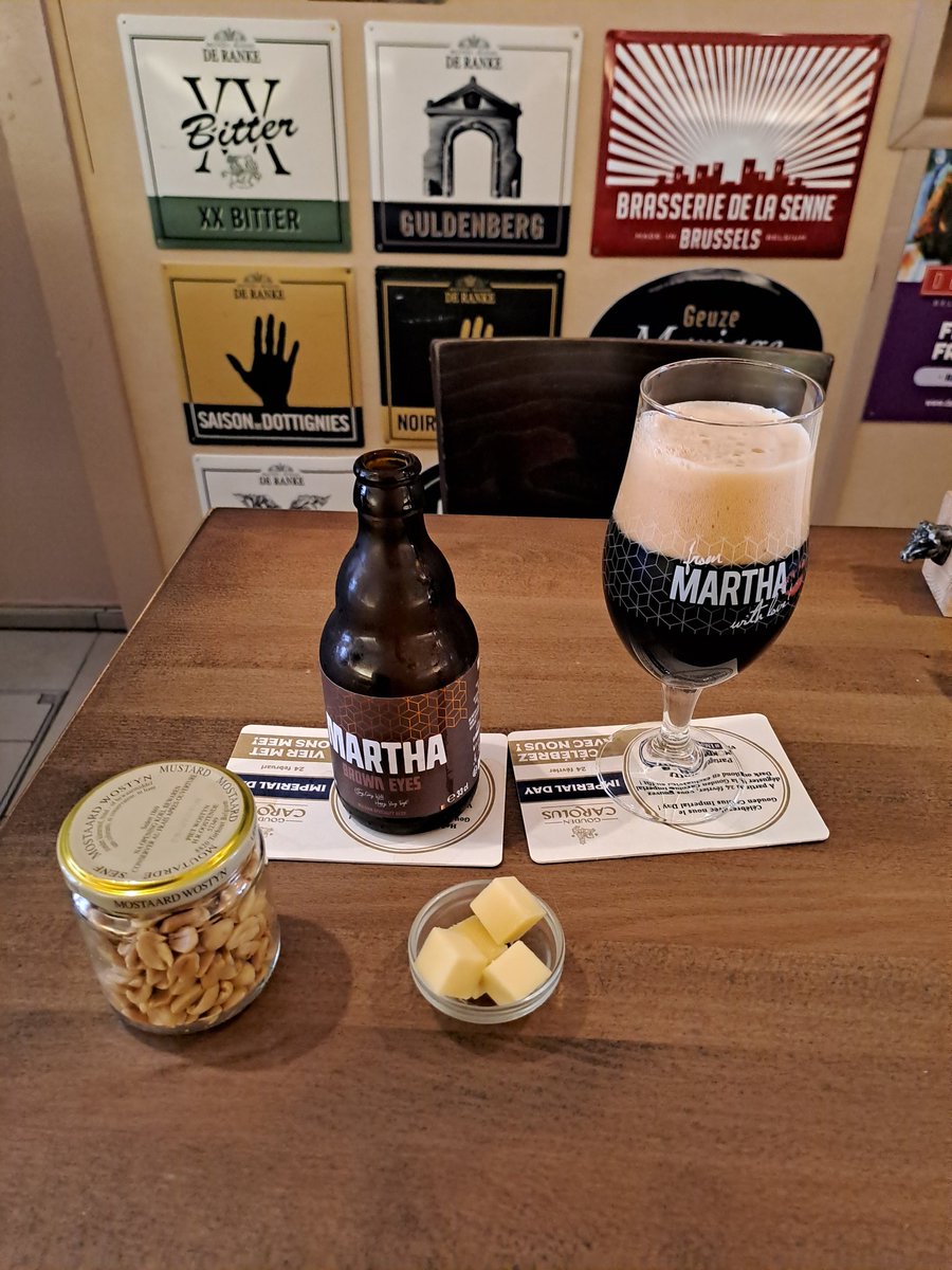 harrisoni42's tweet photo. Martha Brown Eyes at Toololoog bar in Middlekirke.  It's a perfect bar IMO https://t.co/6EGEXPaYFl