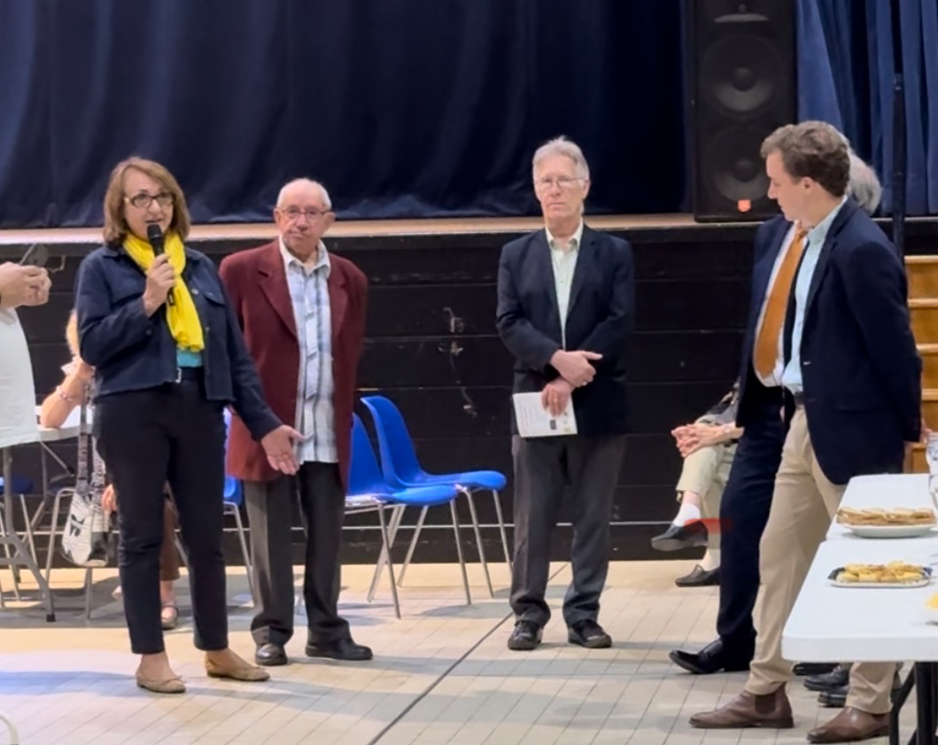 C_Morange's tweet photo. Phila-Sens : concours philatélique et expositions artisanales, les 11 et 12 mai à la salle des fêtes de @VilleSens. 
M. le Maire, les Présidents #FFAP, #GPCA et #CPS et @C_Morange ont inauguré le 50ème congrès philatelique regional Yonne Champagne-Ardenne. Venez nous retrouver... https://t.co/ajB4qzDxuh