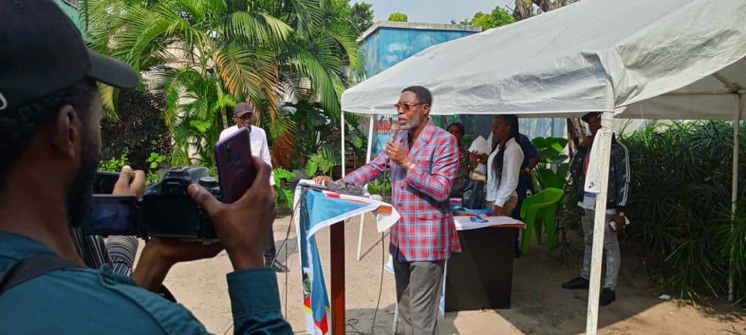 #RDC: Francis Kalombo démissionne au poste de coordonnateur Provincial de la ville de #Kinshasa du parti de <a href="/moise_katumbi/">Moise Katumbi</a>, Ensemble pour la République.