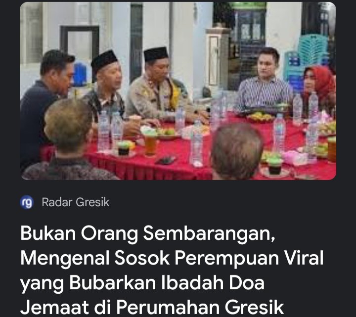 . Bukan orang sembarangan tp Nggk ngerti Toleran❔ Di Indonesia setiap orang di lindungi oleh UU saat melakukan ibadah INDONESIA BUKAN MILIK SATU IDENTITAS AGAMA TERTENTU‼️ Yang begitu2 harusnya di proses hukum Damai tp nggk menghapus perbuatannya Negara HARUS TEGASSS‼️ .