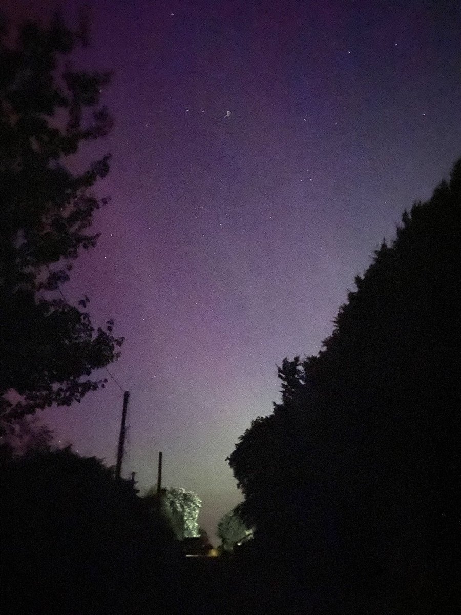 @midlandsscience It was fantastic! A real pinch me moment. Handheld iPhone photos. #Clonbullogue #Offaly #NorthernLights #AuroraBoreal