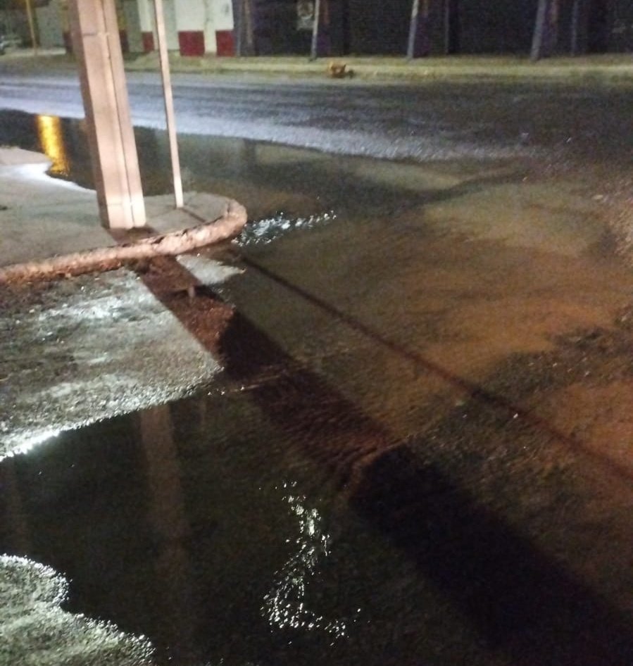 aguahermosillo's tweet photo. #AguaHInforma 
Durante la madrugada de este sábado, se controló fuga registrada en Roberto Romero esquina con Monteverde.

Afectación en el servicio para la colonia Balderrama.

Los trabajos de reparación se llevarán a cabo en este turno matutino.

Reapertura estimada: 12:00pm. https://t.co/5Lx78CTzaF