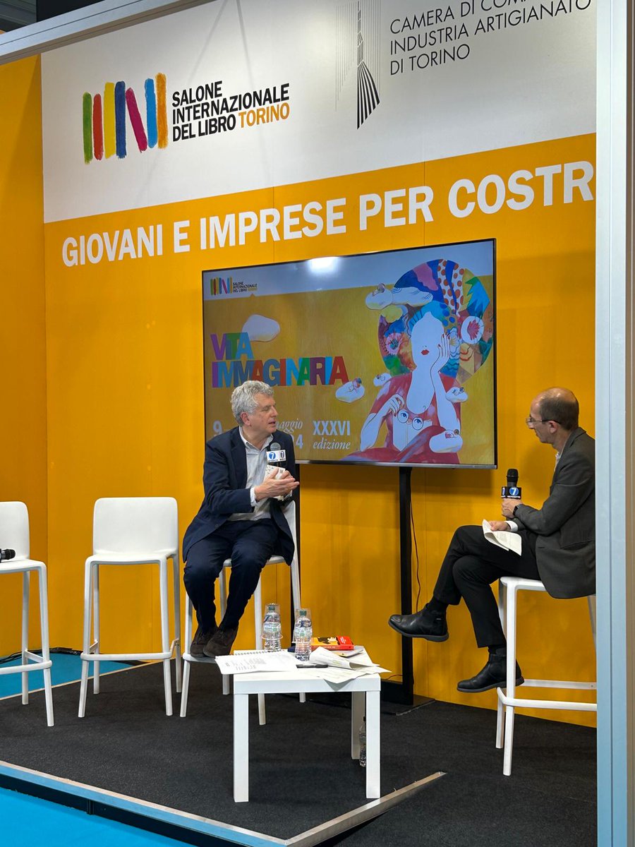 @GNavaretti al @SalonedelLibro presenta il programma del @festinteconomia @CamComTorino @CollegioCA @editorilaterza 👉 festivalinternazionaledelleconomia.com #fie24 𝐂𝐡𝐢 𝐩𝐨𝐬𝐬𝐢𝐞𝐝𝐞 𝐥𝐚 #𝐂𝐨𝐧𝐨𝐬𝐜𝐞𝐧𝐳𝐚 30 maggio- 2 giugno 2024 #Torino