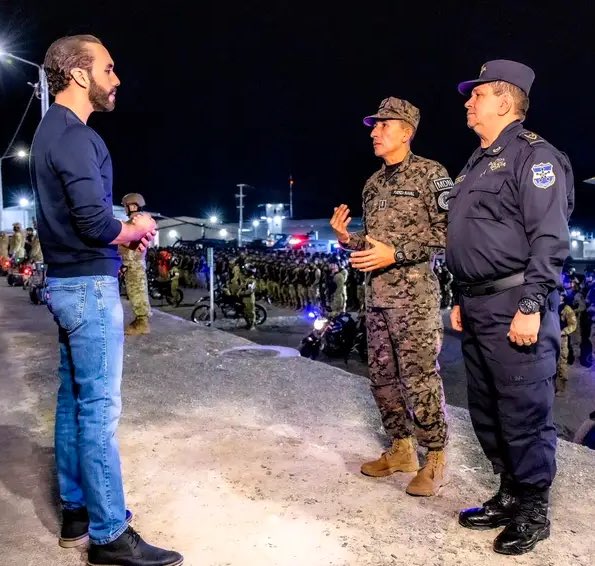 🚨| ULTIMA HORA: Con cero homicidios finalizó el 10 de mayo en El Salvador. Una nueva jornada en la que las familias salvadoreñas no sufrieron la pérdida de un ser querido en el país . Son 612 días sin crímenes en la presidencia de Nayib Bukele. 🇸🇻 ¿Apruebas la gestión de Bukele?