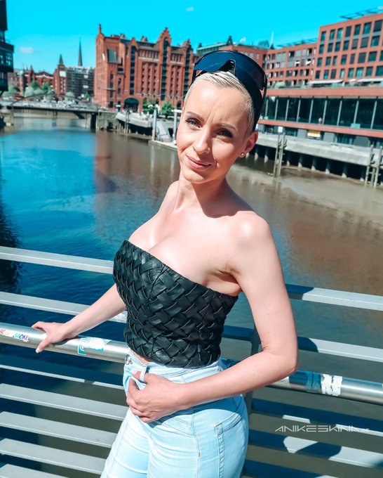 What a beautiful day! More beautiful things are here&hellip; https://t.co/3tR4urvz51 https://t.co/Pn5RPwEI1<a href="/tag/ootd"class="tags"><span>#ootd</span></a><a href="/tag/hamburger"class="tags"><span>#hamburger</span></a><a href="/tag/harbour"class="tags"><span>#harbour</span></a><a href="/tag/elbe"class="tags"><span>#elbe</span></a><a href="/tag/fischmarkt"class="tags"><span>#fischmarkt</span></a>