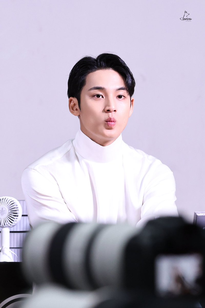 hyegyu110406's tweet photo. 240511 BEATROAD

#민규 #MINGYU #ミンギュ #세븐틴 #SEVENTEEN https://t.co/dbidKe2CEQ