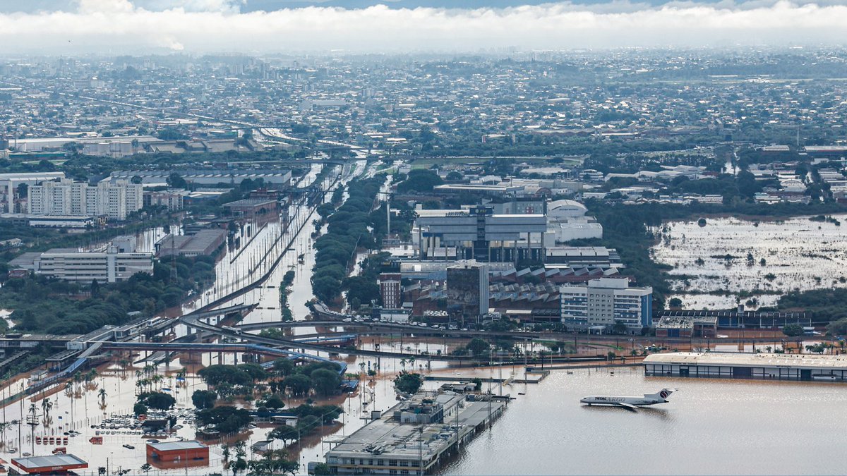 Unprecedented flooding in #Brazil has shattered records unseen in 150 years, starkly illustrating the severe humanitarian impacts of extreme weather events and climate change. Full solidarity from @UNOCHA and partners and we stand ready to support the Government's response.