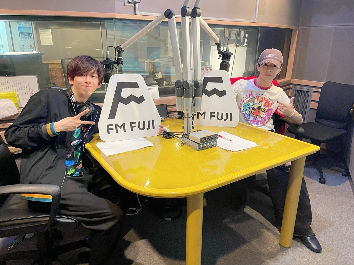 このあと 23:00〜 FM FUJI 「OWV 佐野文哉 Saturday Summit」 放送がございます🦕💨 ゲストは引き続き #超特急 #リョウガ さん @sd_bt 是非お聴きください👊 #佐野文哉 #サノサミ @jocvfm @sano_fumiya fmfuji.jp/listen.php #OWV_LOVEBANDITZ