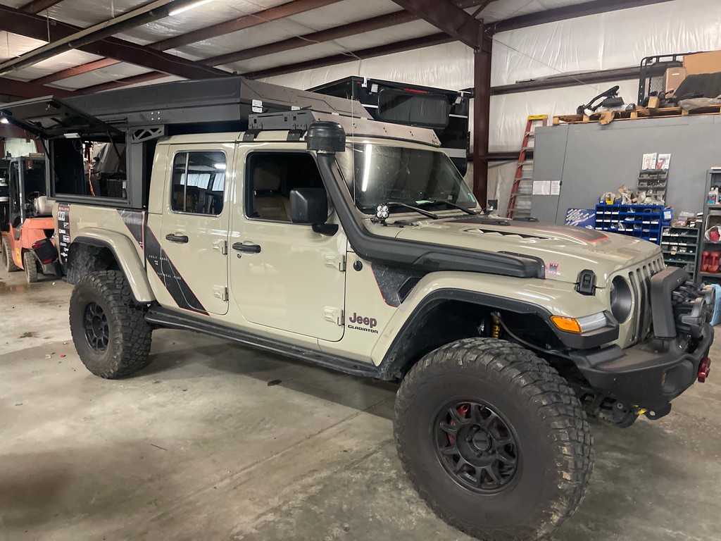 Can’t wait to pick up the Jeep with the new Alu Cab mod camper! 

Adventures are made possible with the great support from: 
@ashevillevehicleoutfitters
@alucab_usa
@blueridgeoverlandgear
@midlandusa
@gp_factor
@scrubbladewipers
@overland_medic
@zarges.usa