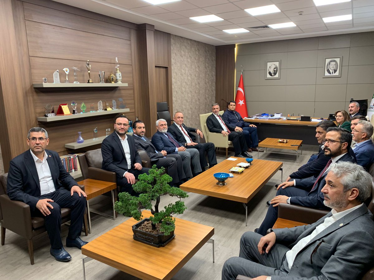 📍Şehitkamil Belediyesi AK Parti Grup Başkan Vekili Sn.Abdulhamit Gül,AK Parti Gaziantep Milletvekili Sn.İrfan Çelikarslan,Ak Parti Gaziantep Milletvekili Sn. Mesut Bozatlı,Gaziantep Büyükşehir Belediye Başkanı Sn. Fatma Şahin’i ve beraberindeki heyeti kıymetli partilerimiz ile…