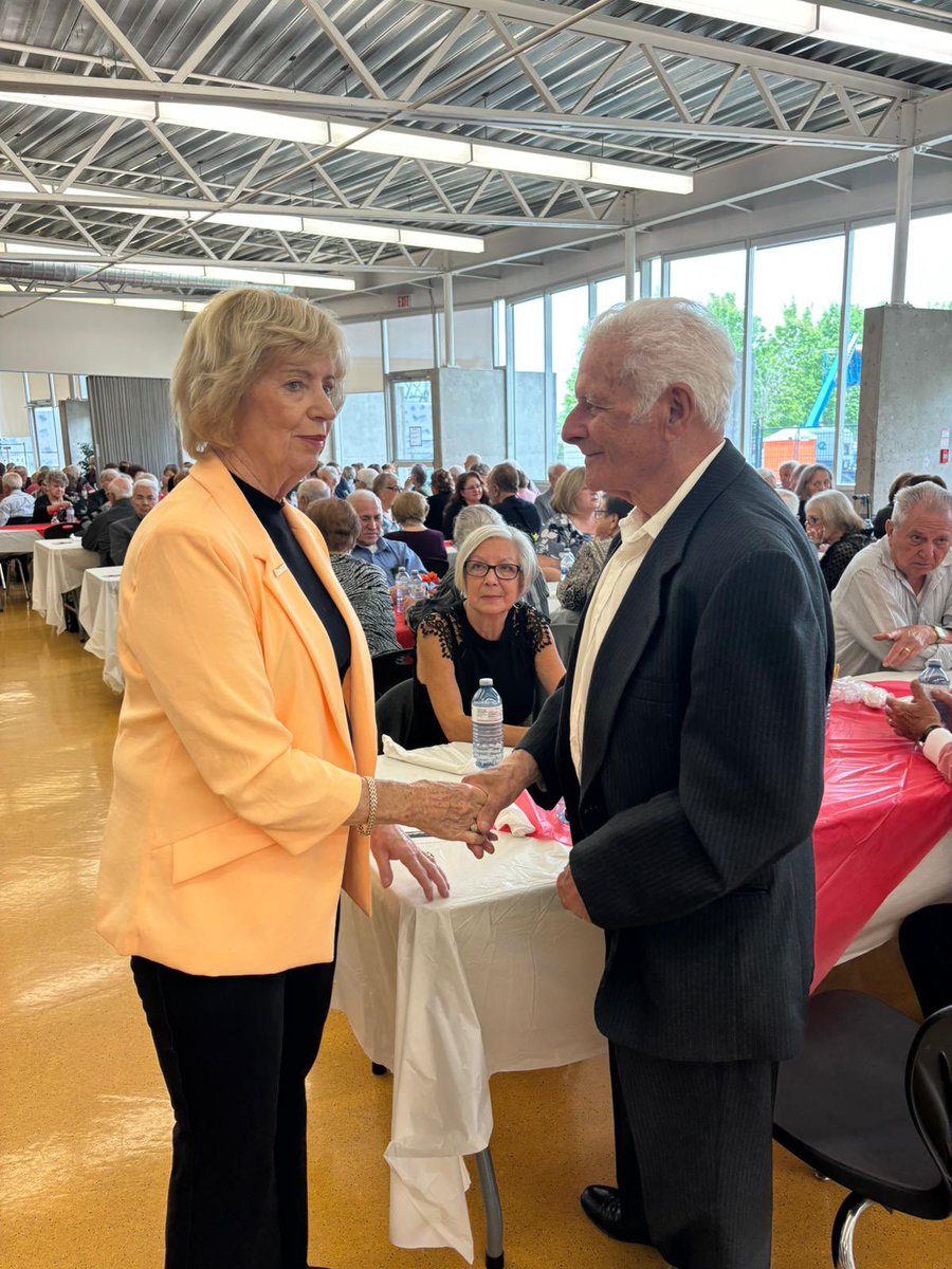 It was a pleasure to join the Grandravine Italian Seniors group yesterday for their Mother’s Day lunch! It was an extra special day as we helped @annastella9697 celebrate her birthday 🎉 Thank you for your continued commitment to our amazing seniors! Auguri #HRBC #mothersday2024