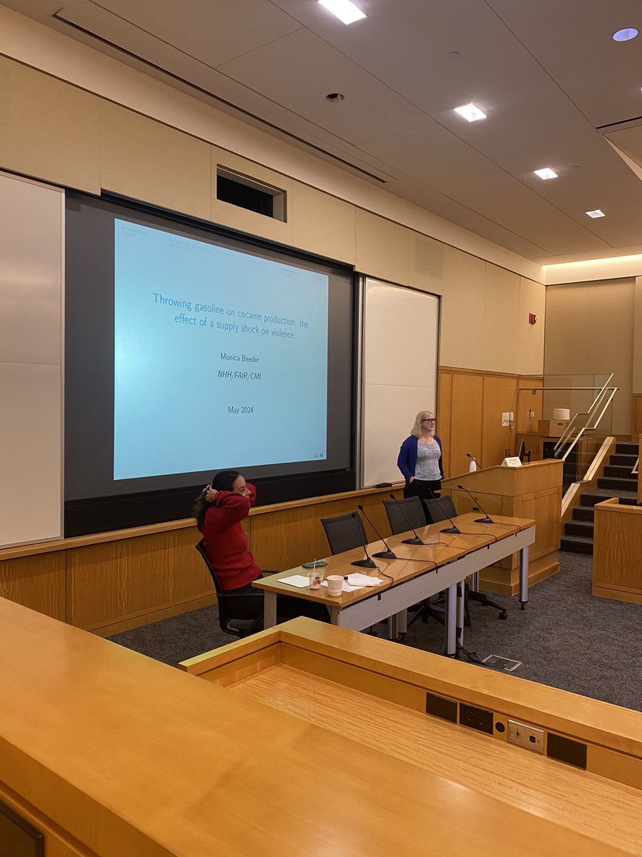 Al Capone (economics of crime) tweet media