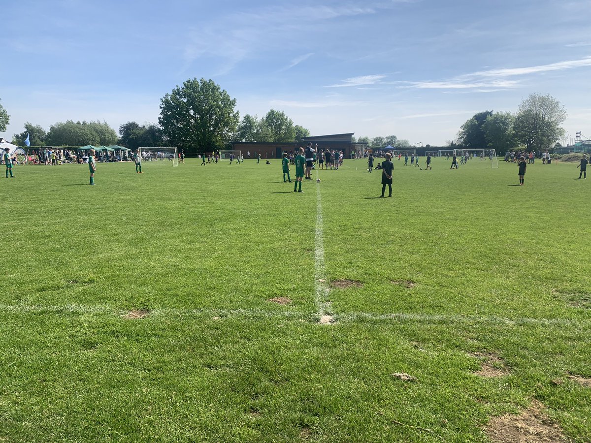 nat_murray's tweet photo. Wiggy Wiggy cup final at Wiggy Gala, a twin on each side, oh my days…

#WiggyGrass https://t.co/aur6Rf13Gu