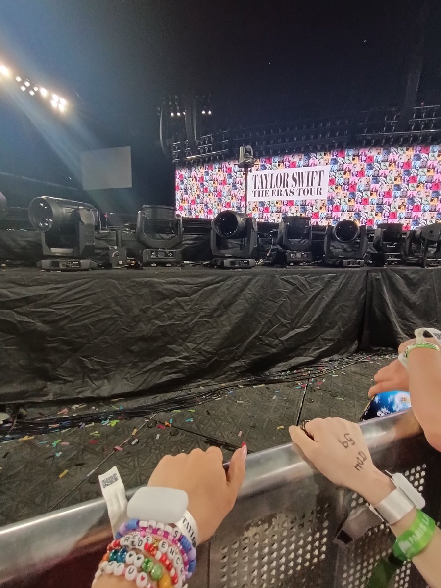 cloe 🕷️ tweet media