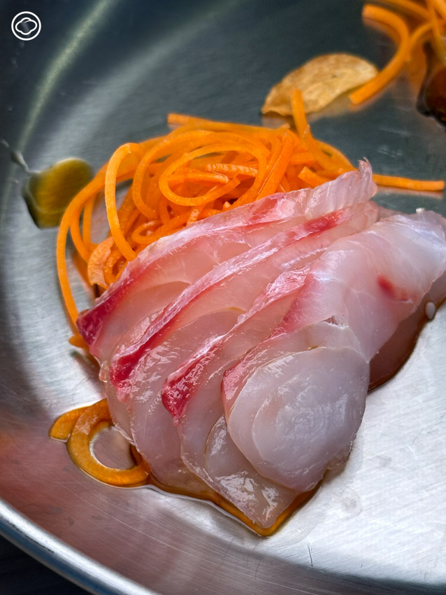 readthecloud's tweet image. ใครไป #พังงา ต้องแวะร้าน Catch and Co. ที่นี่มีสารพัดเมนูจาก #ปลาไทย ที่ใช้ปลาทั้งตัวอย่างคุ้มค่า เป็นยิ่งกว่าโชว์รูมปลาไทย ทั้งออกเรือหาปลาเองและให้เราเลือกปลามาปรุงได้ตามใจ แถมทำให้คุณได้รู้จักปลาไทยชนิดใหม่ ๆ มากขึ้นกว่าเดิม #FullCourse readthecloud.co/catch-and-co-p…