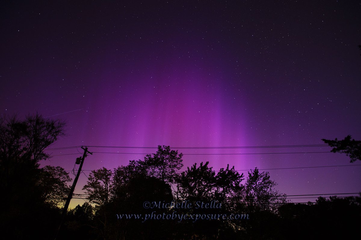 My Moment of #Zen 
Aurora 
A CME hit Earth's magnetic field on May 10th, sparking the biggest geomagnetic storm in almost 20 years. More CMEs are expected to hit Earth's magnetic field during the next 24-48 hours spaceweather.com 
#Aurora #Auroraborealis #photo #CME
