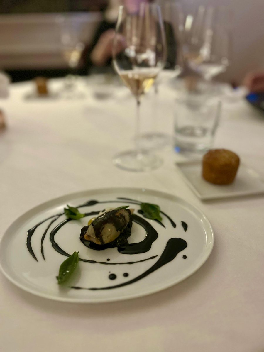 Leaving with a full heart and thoroughly satisfied taste buds after a sublime dinner at Maison Dubois with the incredibly talented chef Arthur Dubois🍽️💕 

Thank you for welcoming me and my friends!