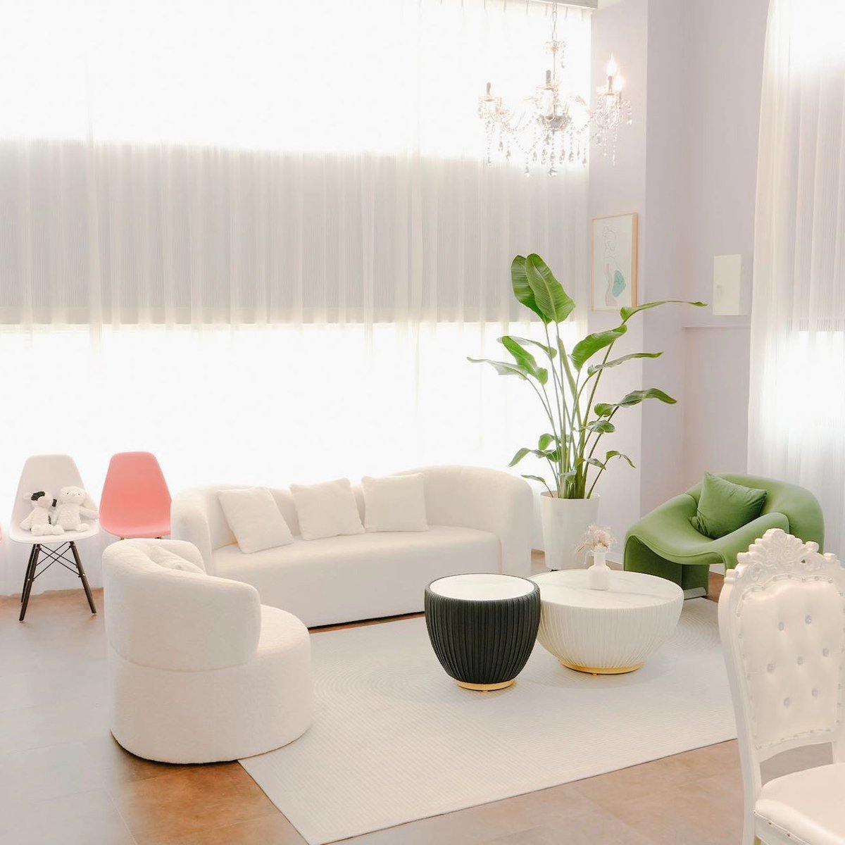 神戸駅徒歩5分、広々レンタルフォトスタジオをオープンしました。
#神戸撮影スタジオ #レンタルスタジオ #studio_vealkobe