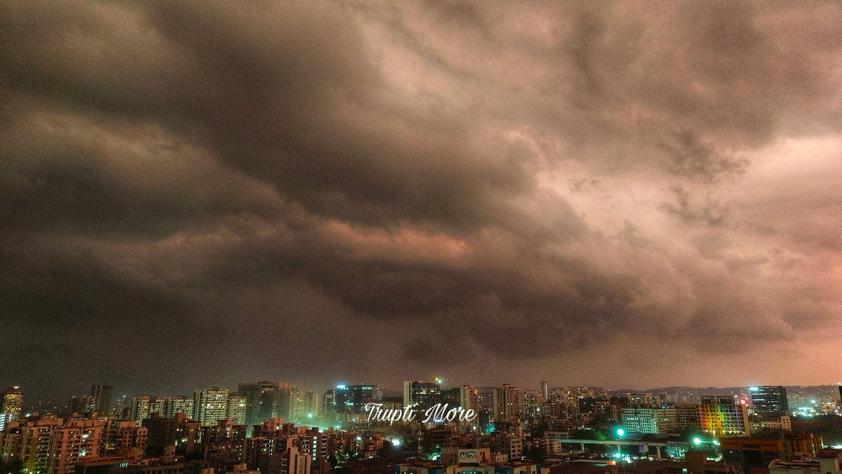 Feels like it's going to rain heavily. Stay safe!
#Punerains #Pune