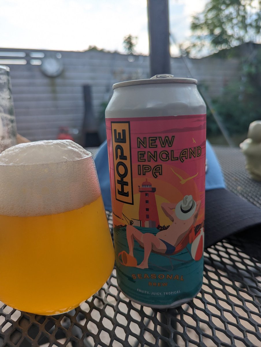 Cracking afternoon for this seasonal from <a href="/HopeBeerDublin/">Hope Beer | Dublin Craft Brewery</a>. Top beer and great in the sun with a bit of Yacht Rock playing. 😎🌞🍻
