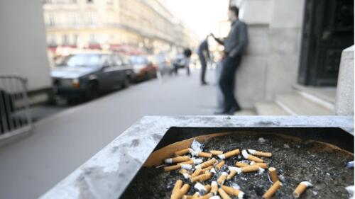 «Deux tiers des mégots se retrouvent dans l'eau» : les filtres de cigarettes détruisent la planète limportant.fr/infos-planete/… #Planète