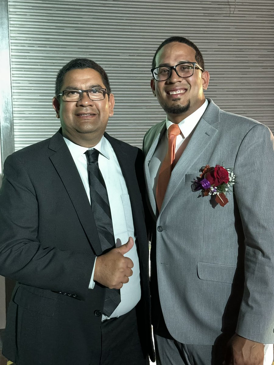 ESerna_PK8's tweet photo. #Owlsome time celebrating our MVP Coach, Coach Delgado, at #TeamSISD TOY Gala!! Thank you @jdelgado_MRES for representing our Mission!! ๐๐ฆ๐งก #learnlikeaCHAMP #teachlikeaCHAMP https://t.co/kOCMwNhvBE