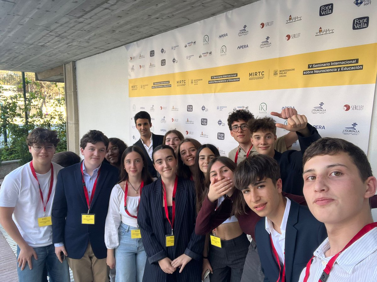 montessoripalau's tweet photo. Aquesta edició no hauria estat possible sense l’ajuda dels nostres alumnes encarregats de l’organització i presentació de l’acte. Gràcies per fer-nos veure que organitzar seminaris com aquest per parlar de la vostra educació té sentit! #ISNE5 https://t.co/yKIzOZYEF7